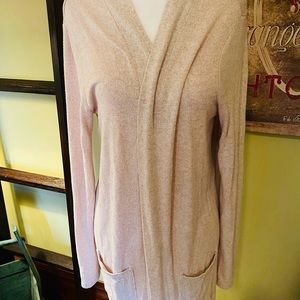 Long cardigan great option to layer over 🤩